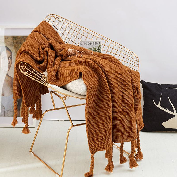 Cushion & Blankets - Decluttered Homes