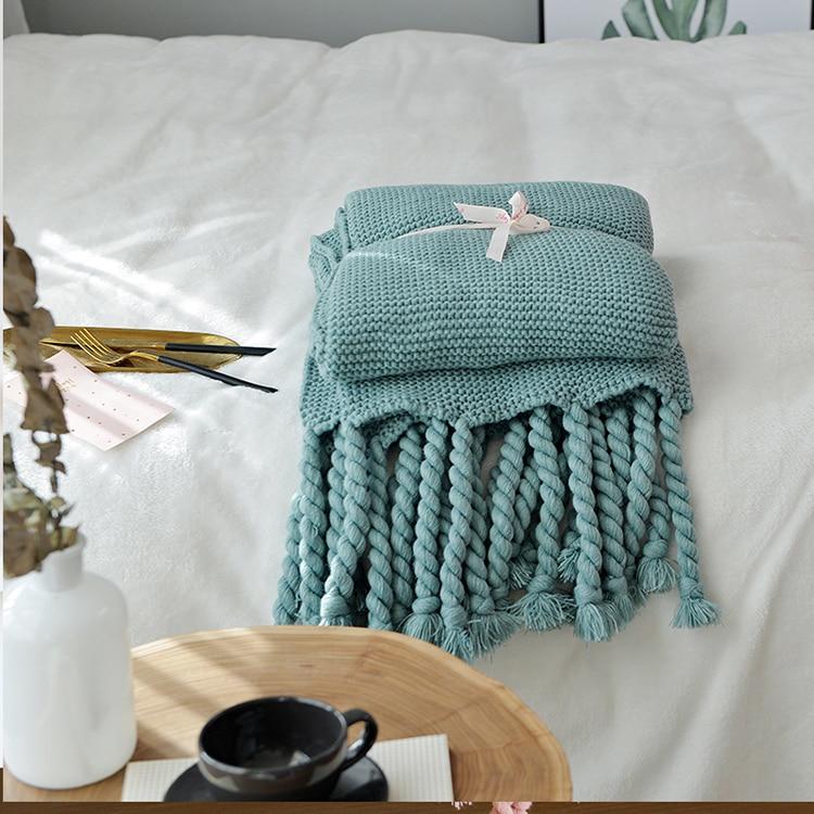 Chunky knit throw online with tassels