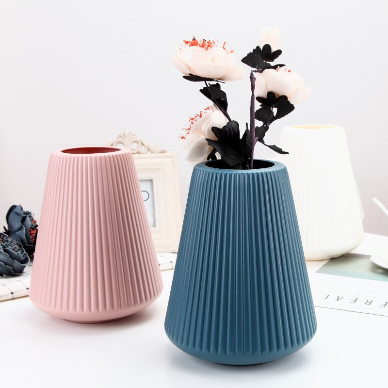 Modern Minimalist Vase Modern Minimalist Vase Decluttered Homes